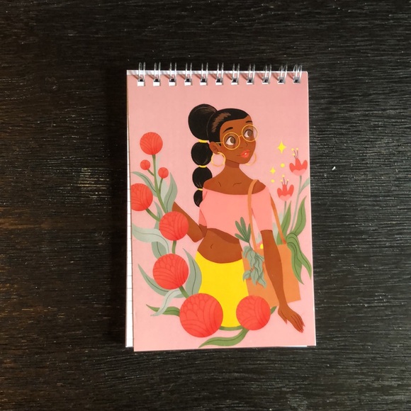 large spiral note books, hard cover journal and small note pad - Picture 3 of 4